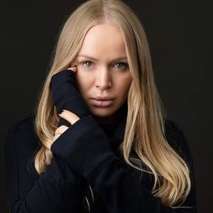 Meet your Posher, Elena